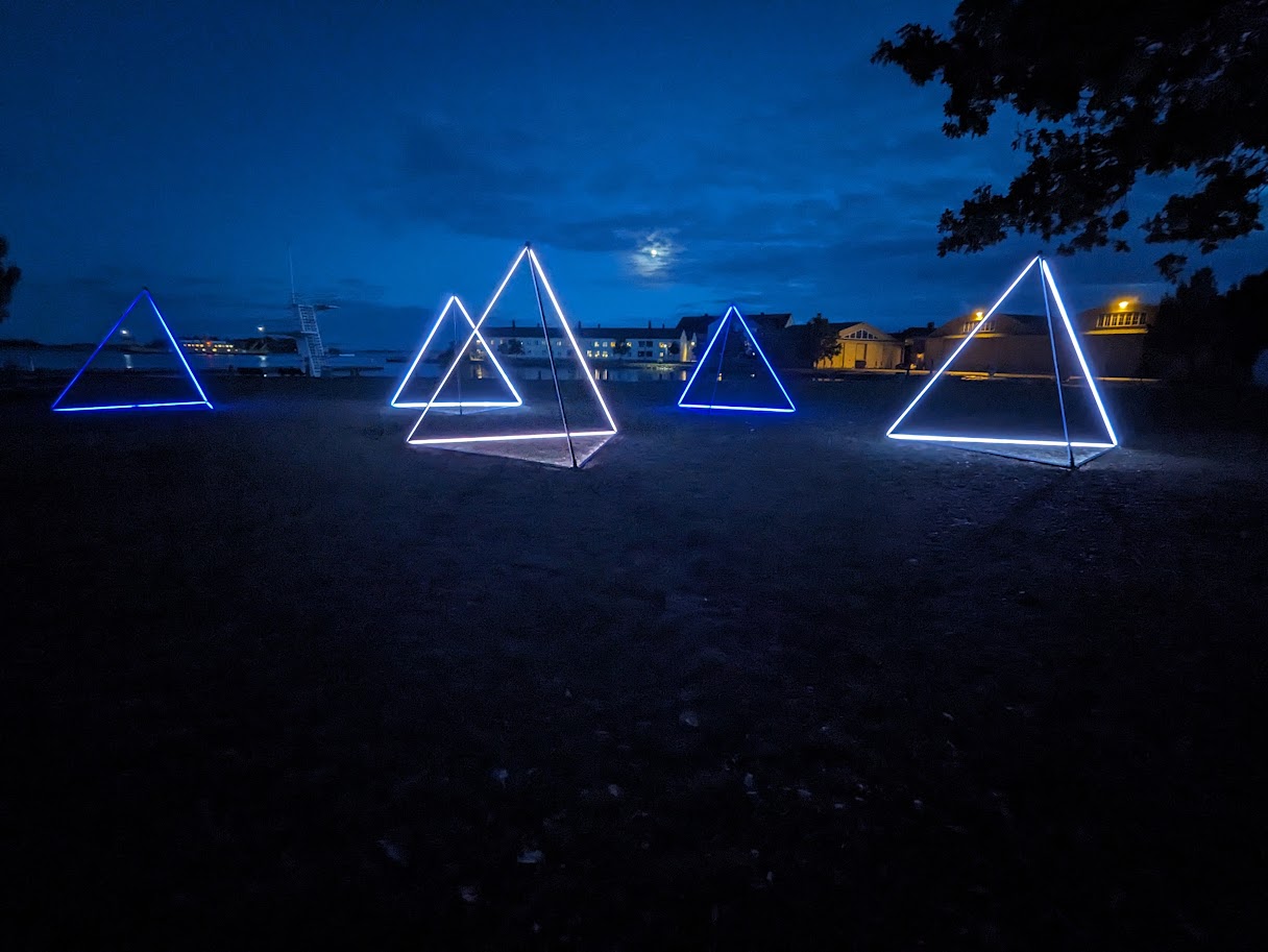 Pyramider interaktiv ljusinstallation ljusfestival