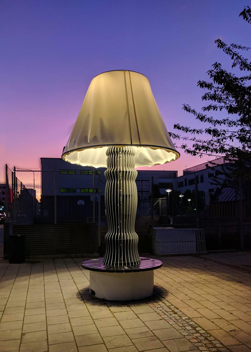 Gigantisk lampa ljusinstallation